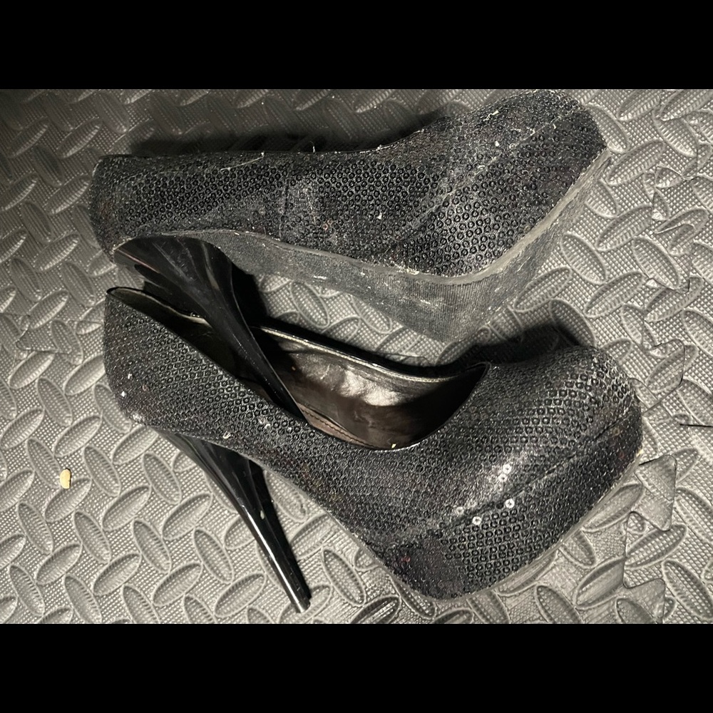 Steve Madden sequins pumps